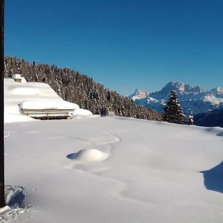 شقة Piccolo Igloo فالكادي